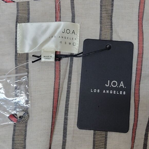 J.O.A. Los Angeles Long Sleeve Stripped Crop Top with Back Tie - NWT - Picture 9 of 11